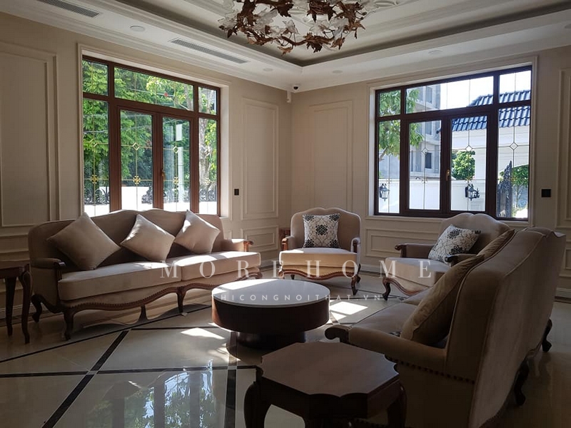 Khi thi công không gian phòng khách, những bộ mặt, cá tính gu thẩm mỹ của gia chủ được tôn lên để đón tiếp khách chu đáo và tạo nên vẻ đẹp cho toàn bộ ngôi nhà.