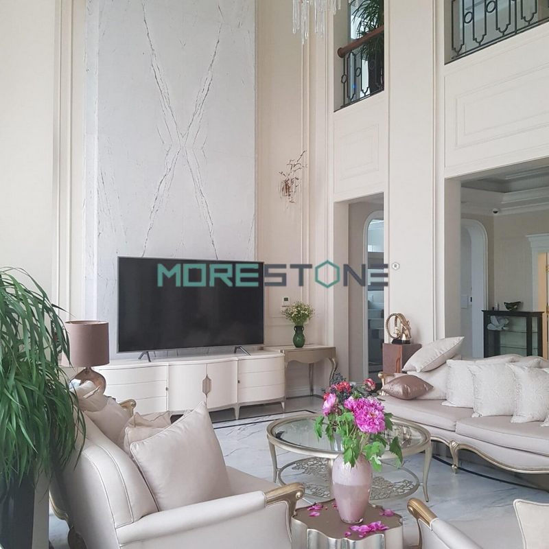 Việc hoàn thiện vách tivi của biệt thự Vinhomes Imperia tại Hải Phòng đã được thực hiện.